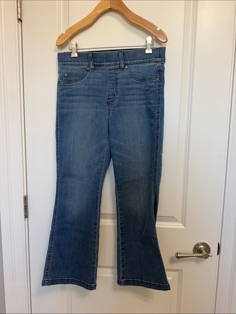 NWOT SPANX EveryWear Kick Flare Petite Jeans Vintage Indigo M
